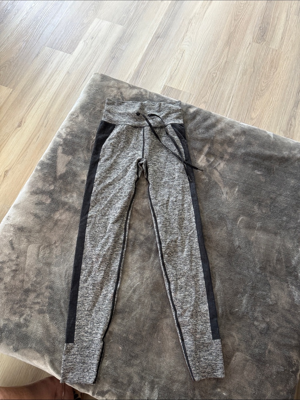 PINK Victoria's Secret Gray and Black Side-Stripe Leggings